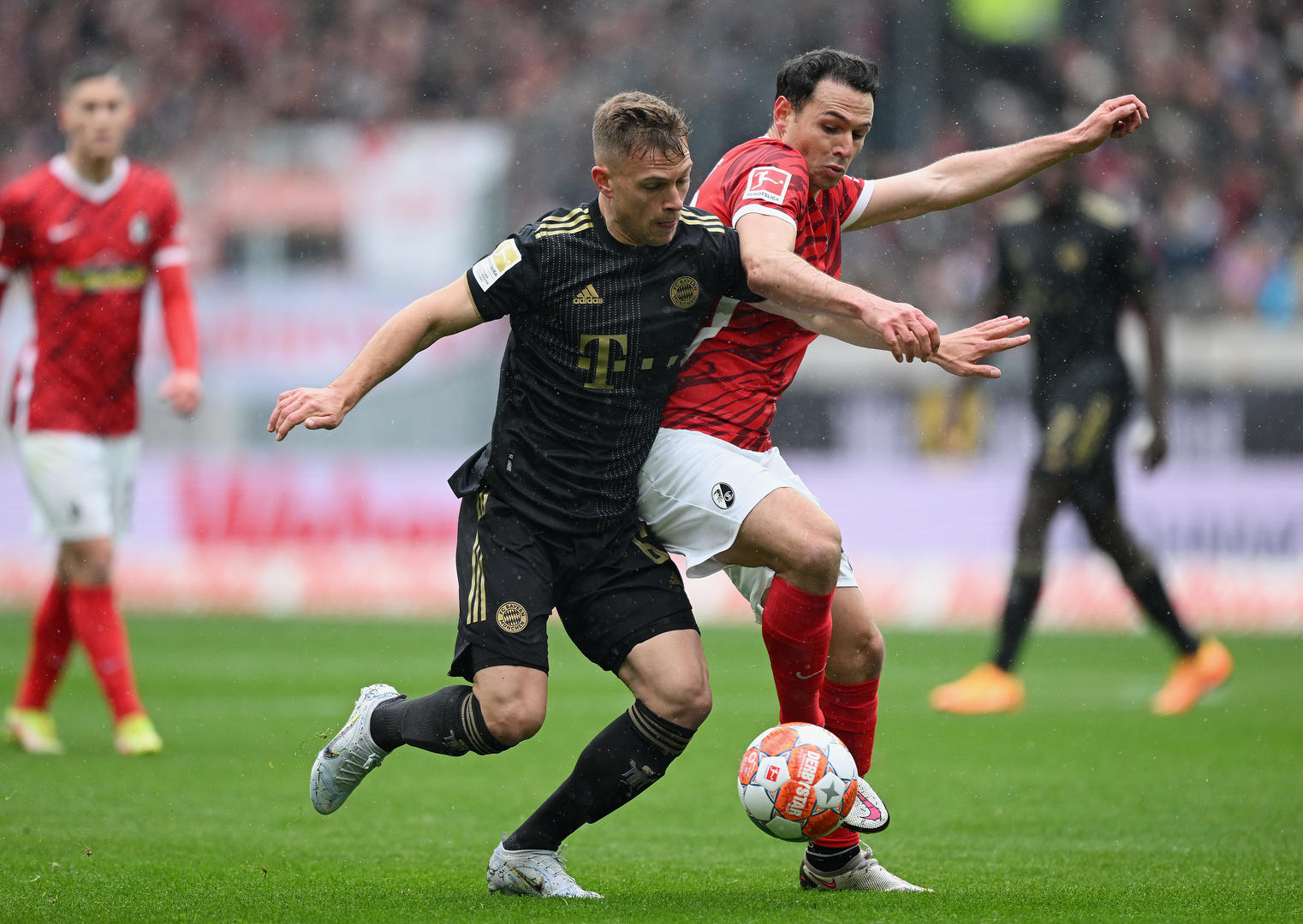 世俱杯决赛-关于汉堡主场告负于弗赖堡，排名暂时垫底的信息