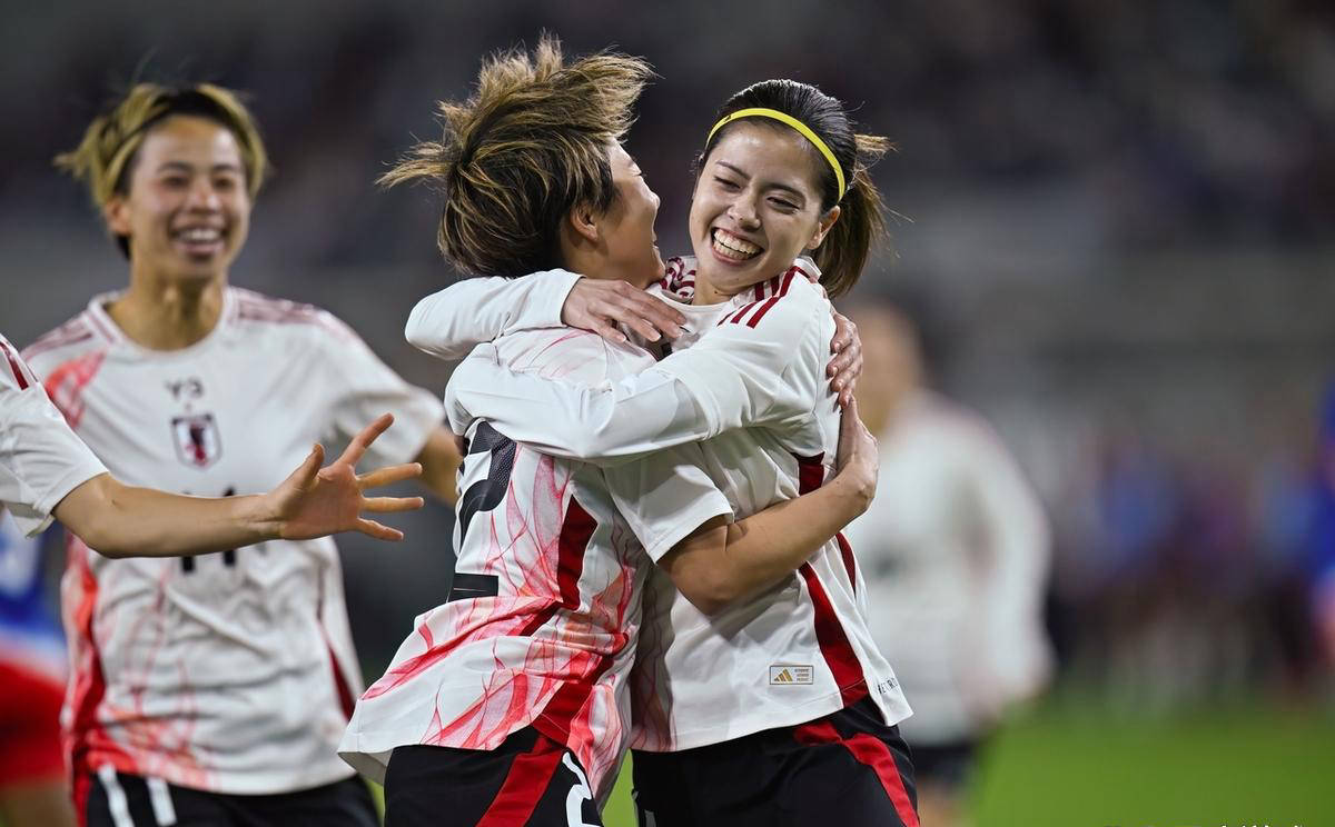 世俱杯改制-包含紧张战役！美国女足艰难逼平强敌的词条