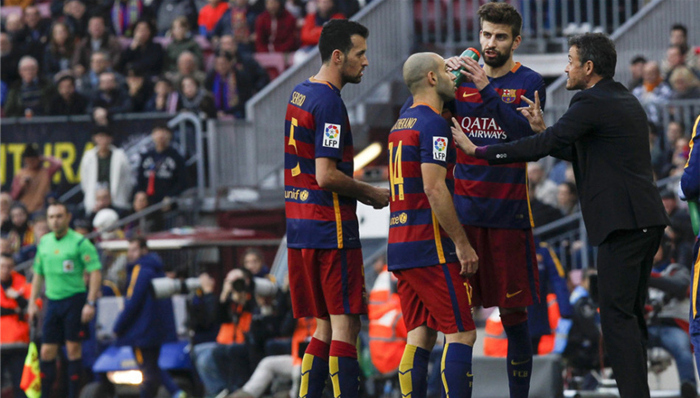 世俱杯冠军-拉科鲁尼亚主场惨败，保级形势严峻的简单介绍