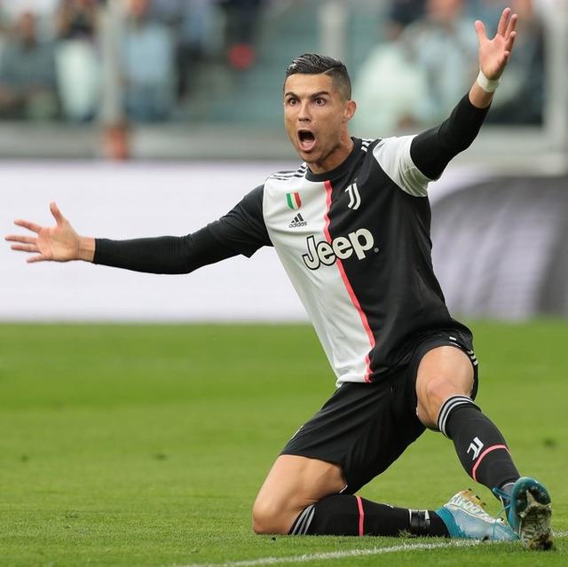 包含欧洲联赛:球星风采遗憾告别赛季的词条