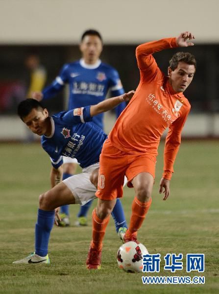 山东鲁能胜上海申鑫，积分榜上升至第二位