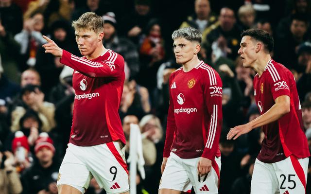 曼联雪藏巨星大杀四方，淘汰强敌晋级！的简单介绍