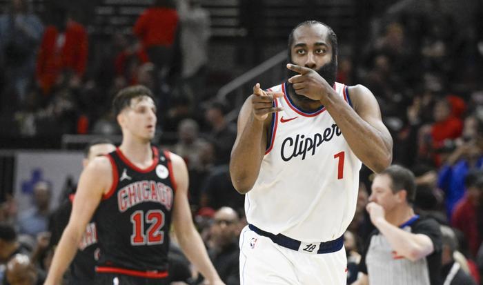 火箭狂胜马刺！哈登分帮助球队豪取胜利的简单介绍