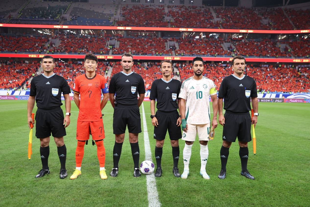 关于世界杯预选赛举行，多支强队轻松晋级的信息