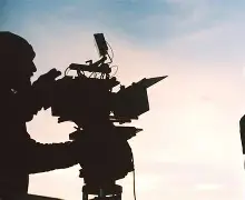 纽卡斯尔惊险逃脱危机，主场报捷