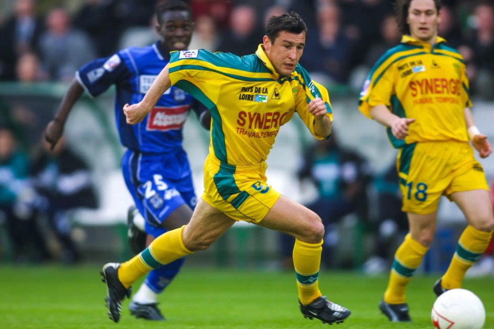 圣埃蒂安队本赛季状态起伏不定，客场作战更显压力