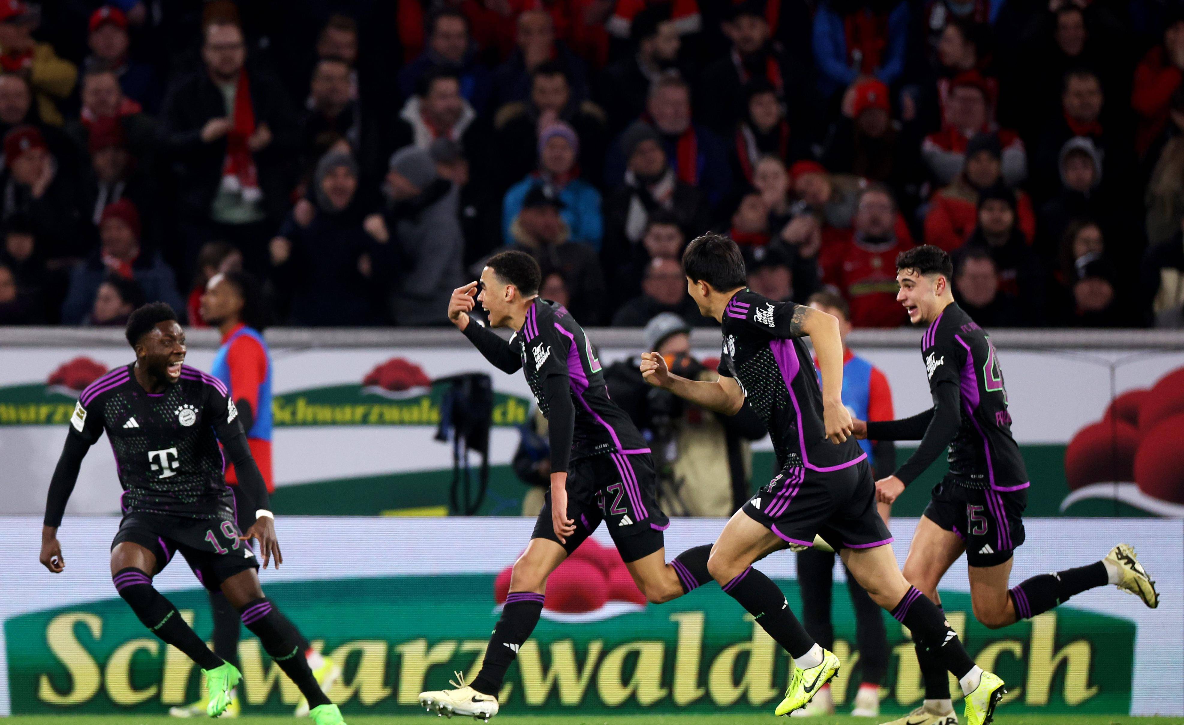 世俱杯改制-拜仁慕尼黑痛失胜势，诺伊尔防守失误