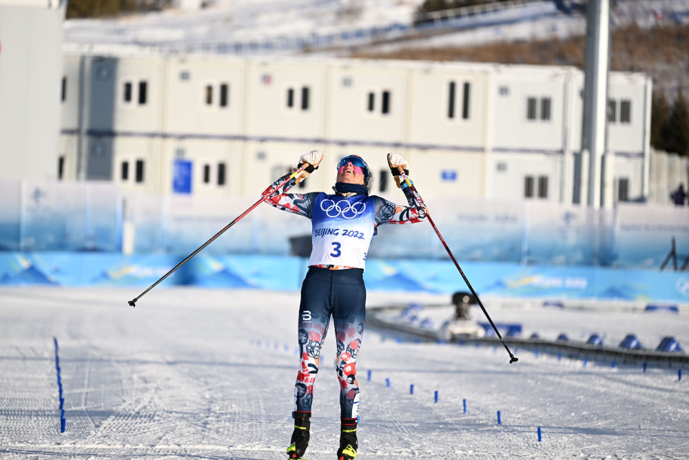 世俱杯冠军-挪威运动员在滑雪比赛中夺冠