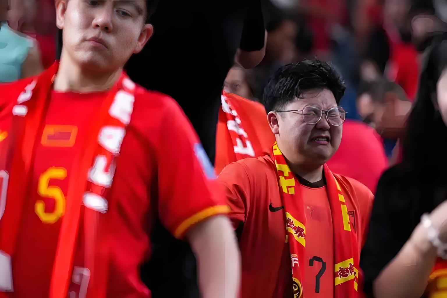 世俱杯赛程-本土足球明星秀技，球队士气高涨