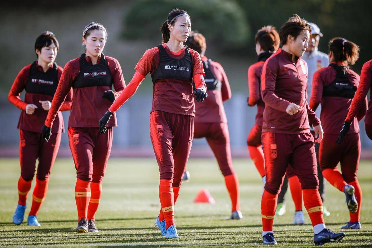 专家解读：女足比赛中的关键战术是什么？