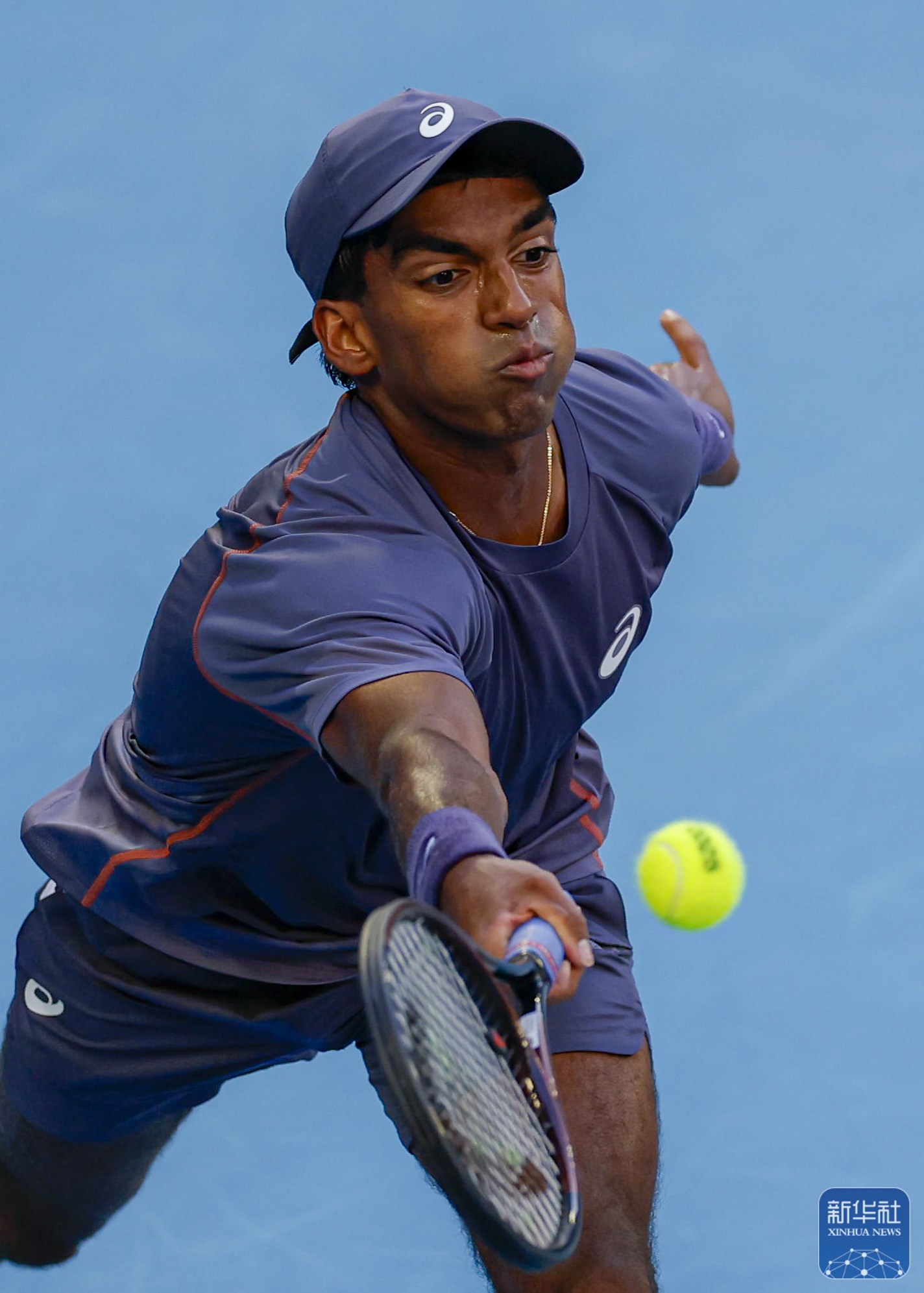 包含大比分击败对手，势不可挡向前进的词条