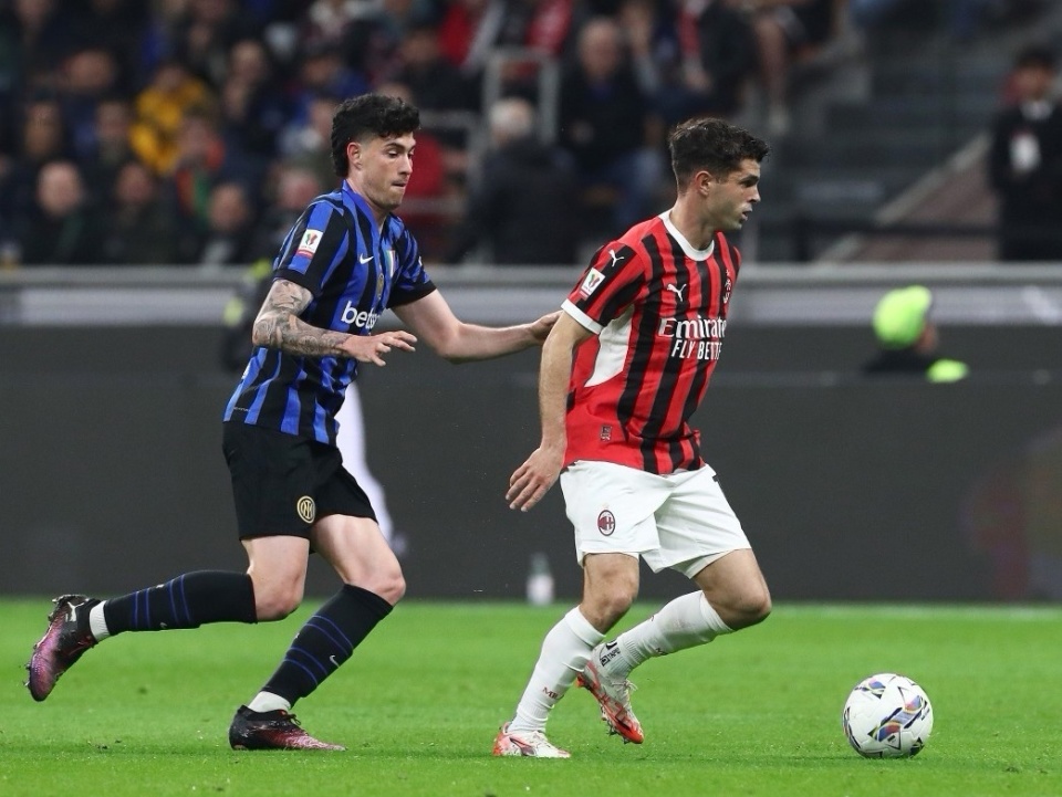 国米后卫连场发挥出色，球队稳固防线