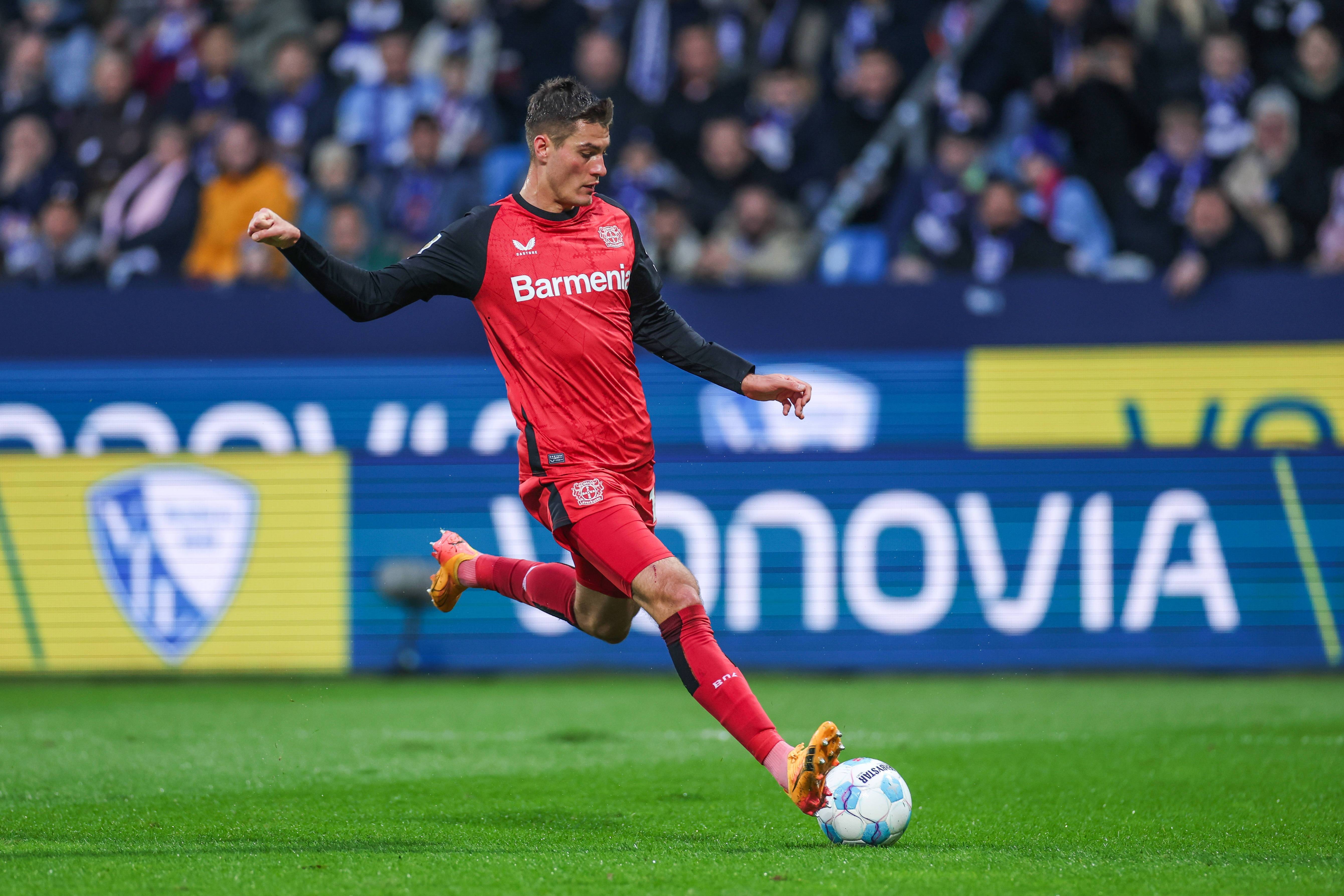 勒沃库森队在国际足球比赛中领先一步