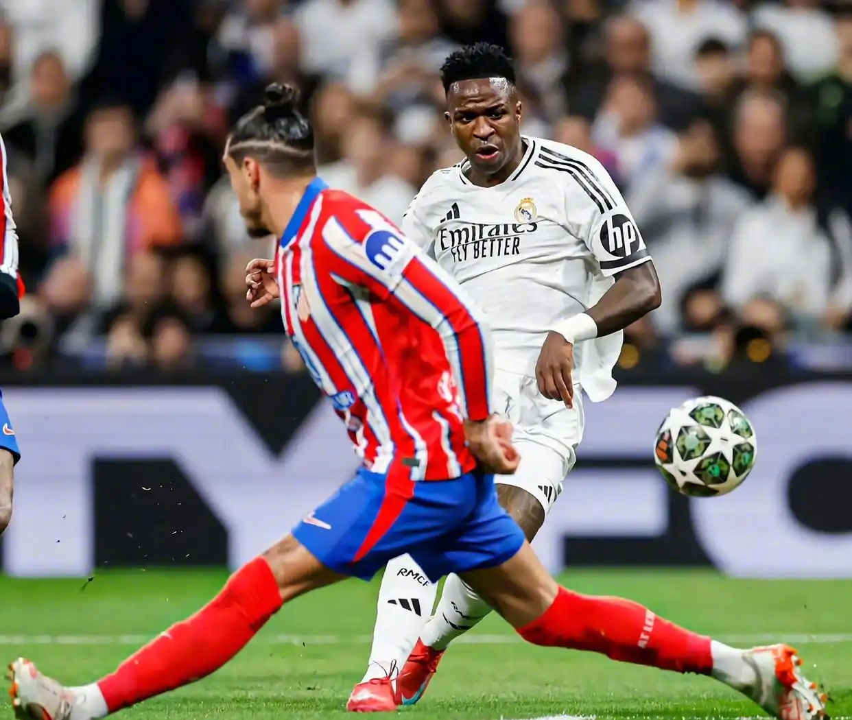 皇马客场惊险胜利，晋级领先