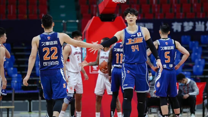 包含回到一线队首秀，新援能否展现过硬实力的词条