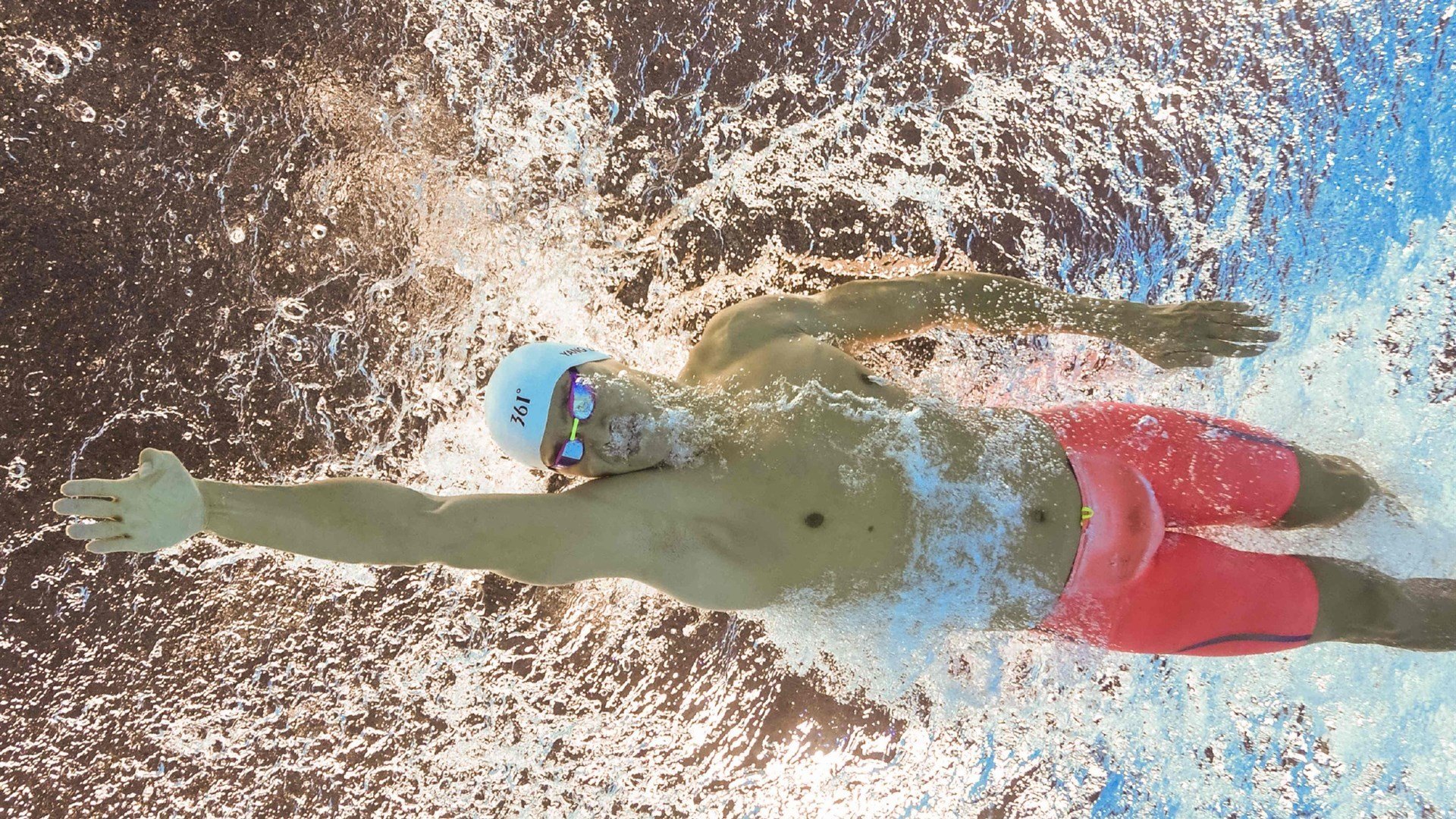 双线制霸！篮网横扫公牛展獠牙 同夜钢铁之躯詹姆斯意外接管意甲焦点战