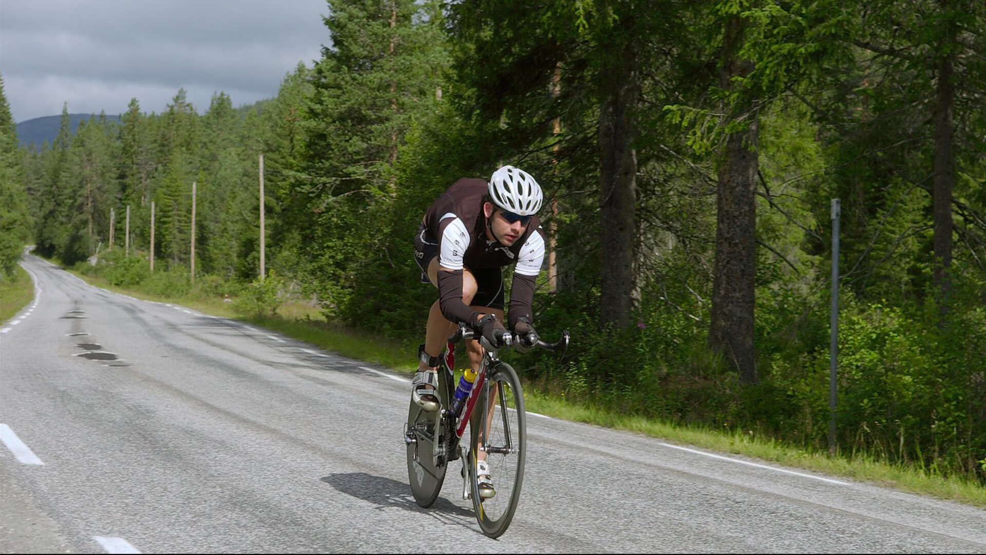 亚洲风暴席卷欧洲之巅，久保建英一球封神，尤文强压利物浦夺双线王座