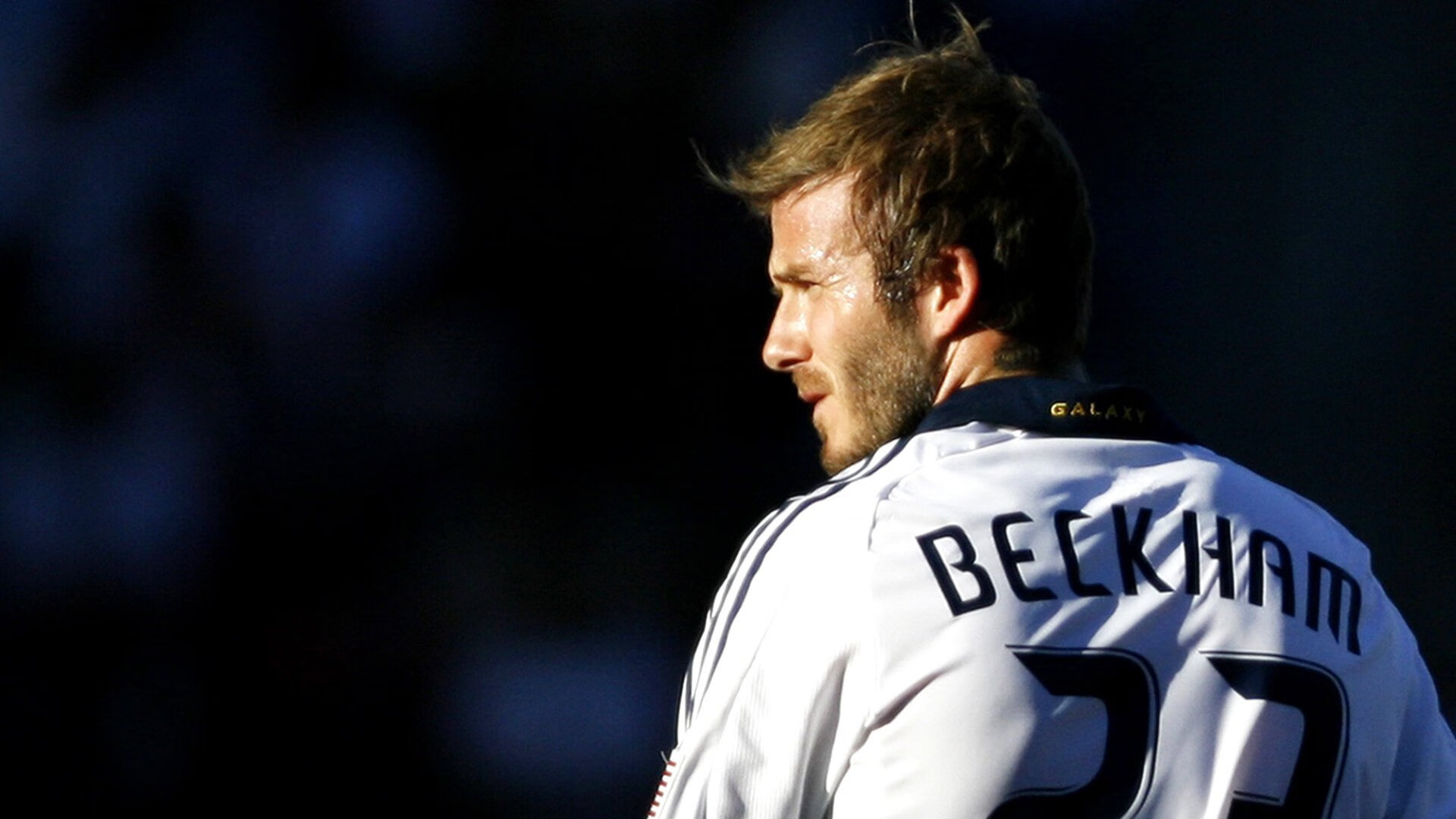 莱万孤骑闯关！瑞士铁闸打穿南非高原